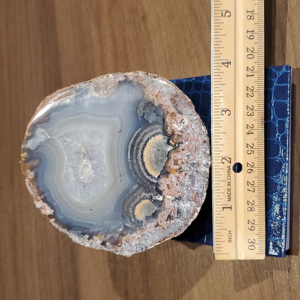 Gorgeous Banded Agate. Colors: Blue, gray, cream, tan and pink - Picture 4 of 5